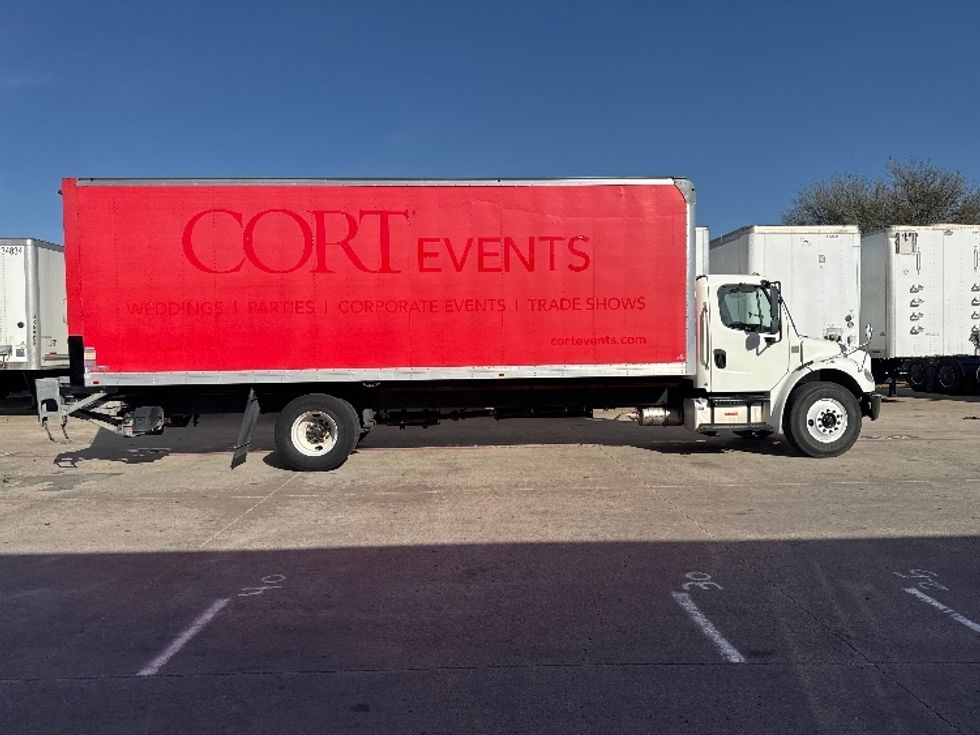 Medium Duty Box Truck-Light and Medium Duty Trucks-Freightliner-2019-M2-Carrollton-TX-99,682\n\t\tmiles-$ 60,250 - Image 15