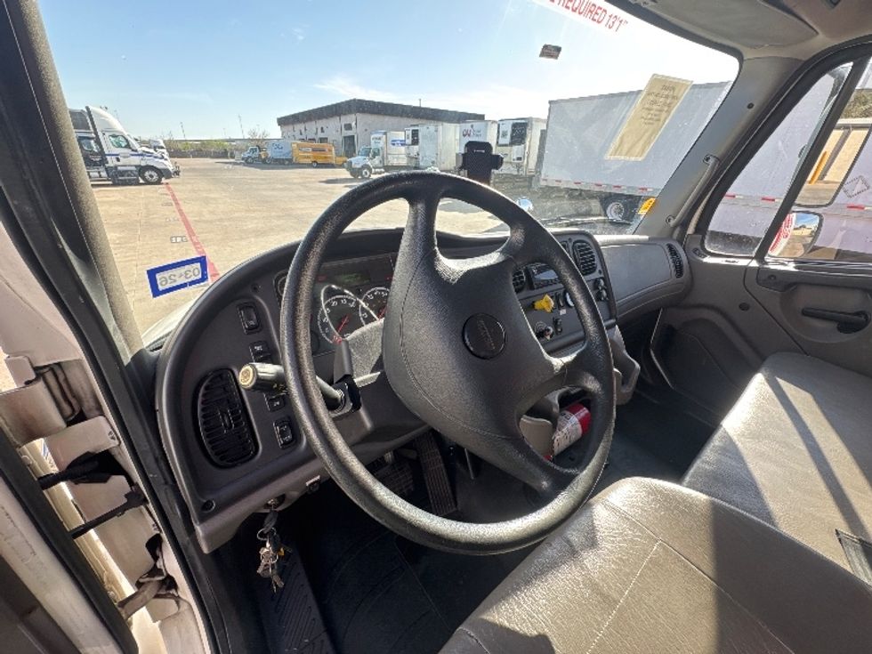 Medium Duty Box Truck-Light and Medium Duty Trucks-Freightliner-2019-M2-Carrollton-TX-99,682\n\t\tmiles-$ 60,250 - Image 17