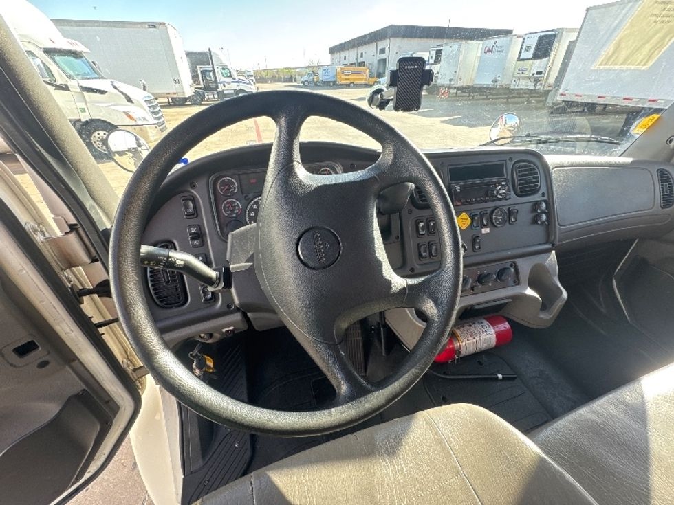 Medium Duty Box Truck-Light and Medium Duty Trucks-Freightliner-2019-M2-Carrollton-TX-99,682\n\t\tmiles-$ 60,250 - Image 18