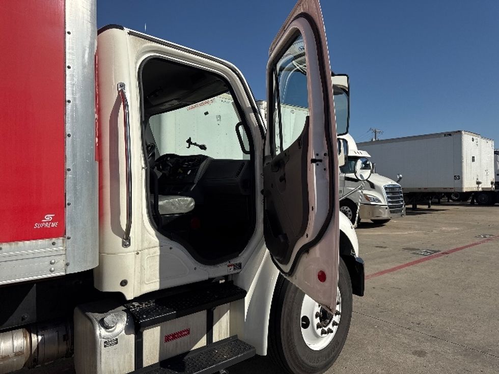 Medium Duty Box Truck-Light and Medium Duty Trucks-Freightliner-2019-M2-Carrollton-TX-99,682\n\t\tmiles-$ 60,250 - Image 20
