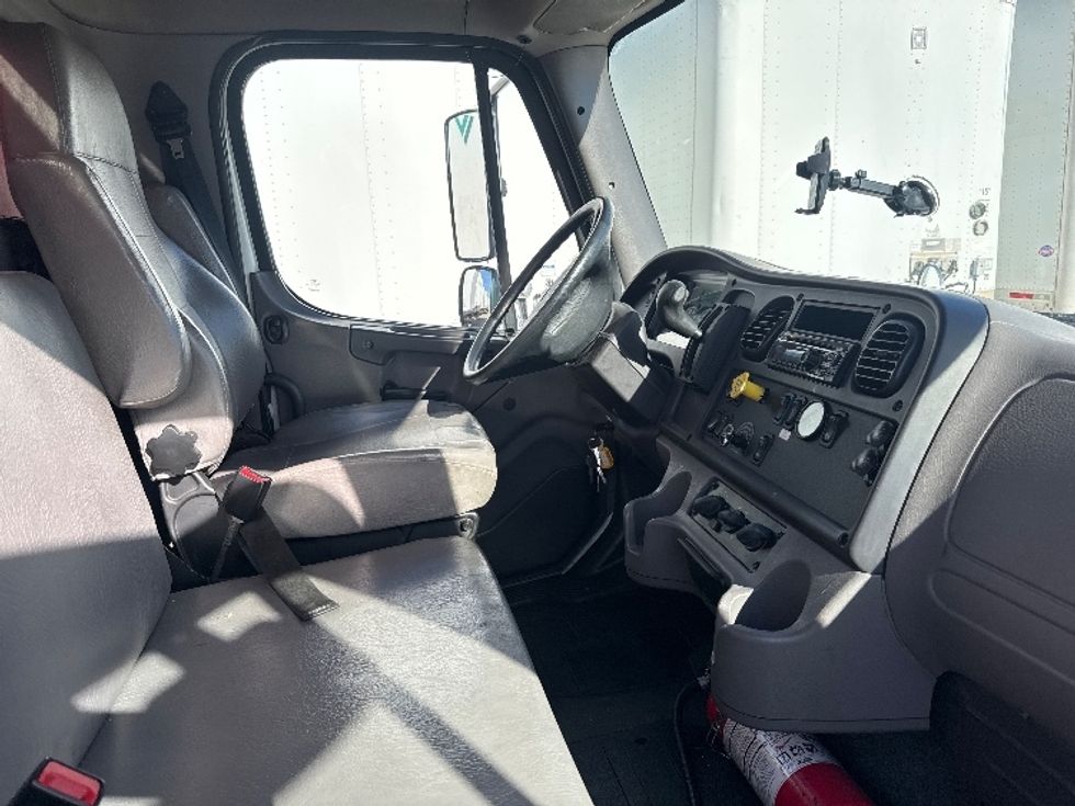 Medium Duty Box Truck-Light and Medium Duty Trucks-Freightliner-2019-M2-Carrollton-TX-99,682\n\t\tmiles-$ 60,250 - Image 22