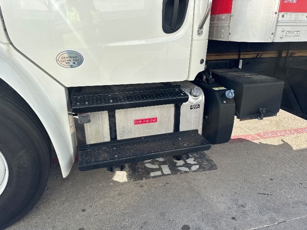 Medium Duty Box Truck-Light and Medium Duty Trucks-Freightliner-2019-M2-Carrollton-TX-99,682\n\t\tmiles-$ 60,250 - Image 25