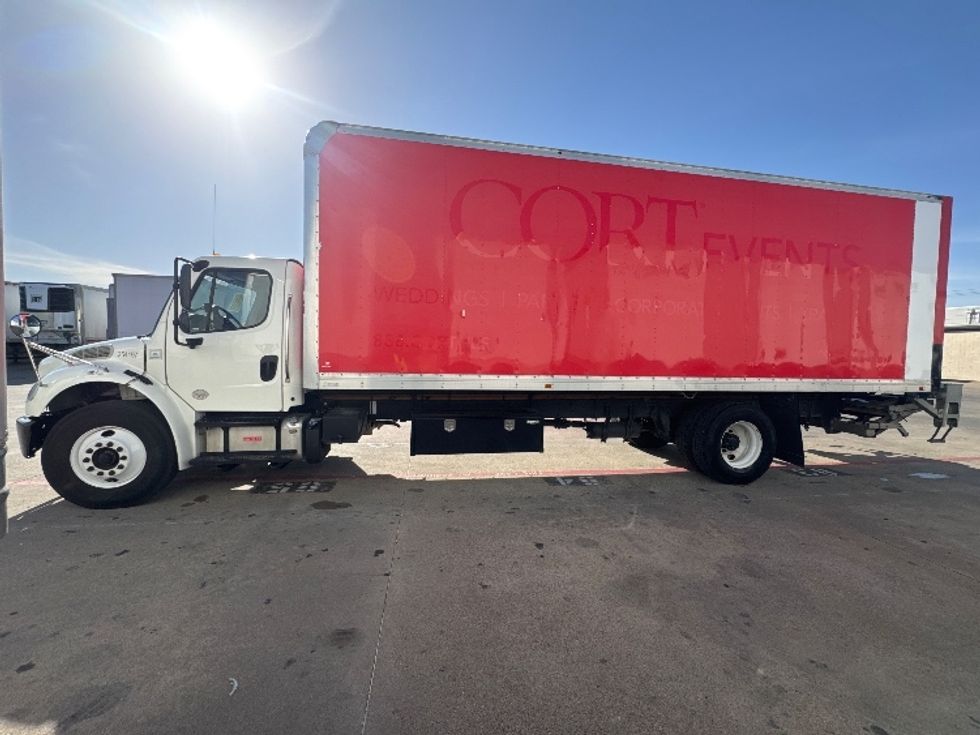 Medium Duty Box Truck-Light and Medium Duty Trucks-Freightliner-2019-M2-Carrollton-TX-99,682\n\t\tmiles-$ 60,250 - Image 4