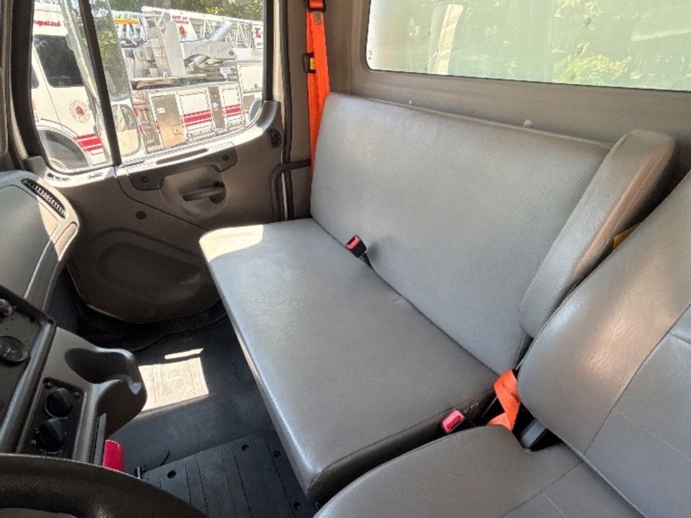 Medium Duty Box Truck-Light and Medium Duty Trucks-Freightliner-2019-M2-Central Islip-NY-120,840\n\t\tmiles-$ 44,000 - Image 19