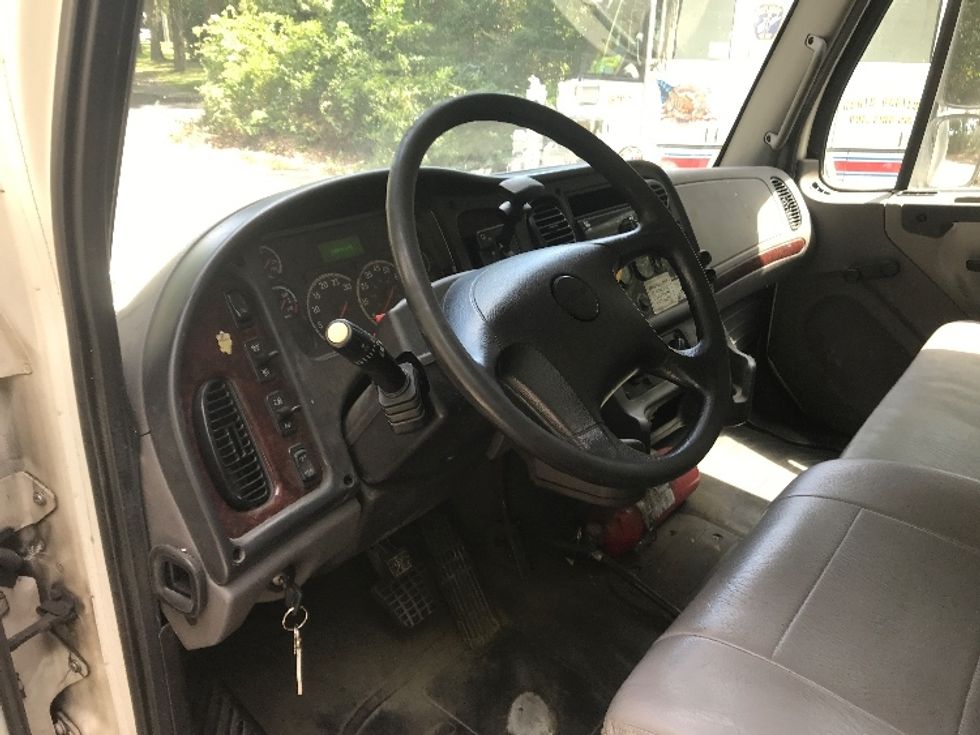 Medium Duty Box Truck-Light and Medium Duty Trucks-Freightliner-2019-M2-Central Islip-NY-198,543\n\t\tmiles-$ 45,500 - Image 17