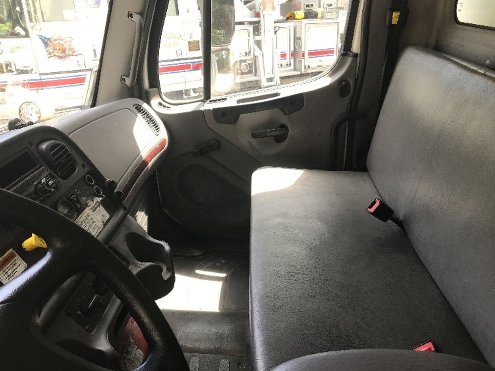 Medium Duty Box Truck-Light and Medium Duty Trucks-Freightliner-2019-M2-Central Islip-NY-198,543\n\t\tmiles-$ 45,500 - Image 19