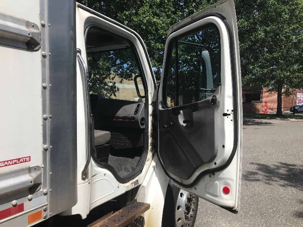 Medium Duty Box Truck-Light and Medium Duty Trucks-Freightliner-2019-M2-Central Islip-NY-198,543\n\t\tmiles-$ 45,500 - Image 20