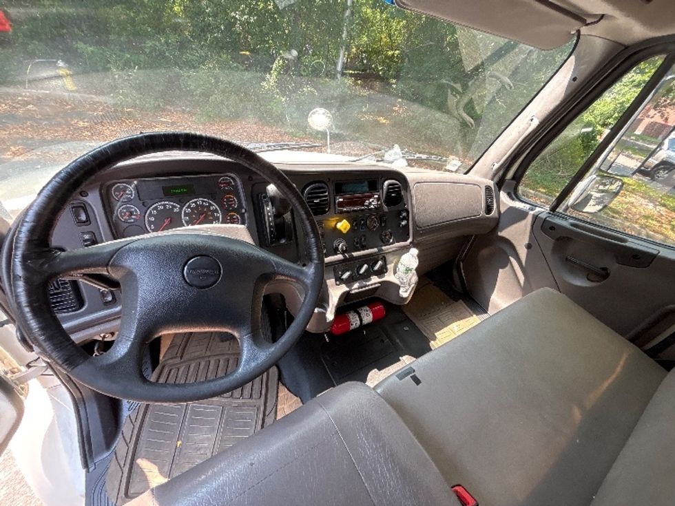 Medium Duty Box Truck-Light and Medium Duty Trucks-Freightliner-2019-M2-Central Islip-NY-286,850\n\t\tmiles-$ 21,250 - Image 18