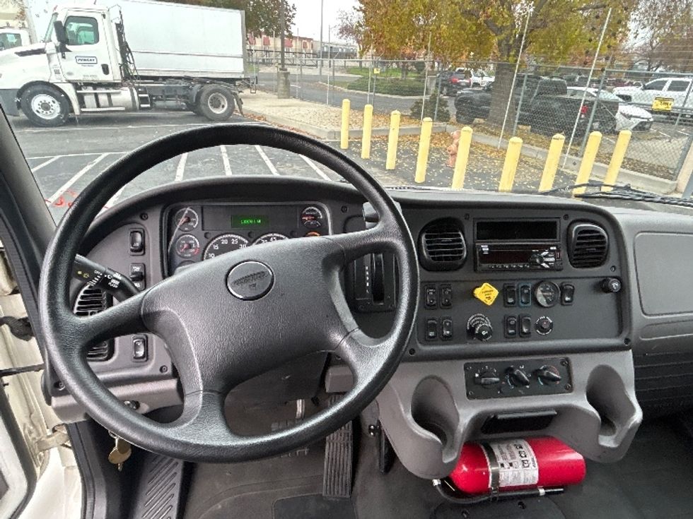 Medium Duty Box Truck-Light and Medium Duty Trucks-Freightliner-2019-M2-Ceres-CA-136,877\n\t\tmiles-$ 53,750 - Image 18