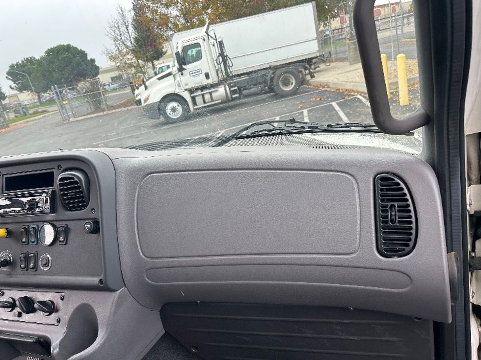 Medium Duty Box Truck-Light and Medium Duty Trucks-Freightliner-2019-M2-Ceres-CA-136,877\n\t\tmiles-$ 53,750 - Image 21