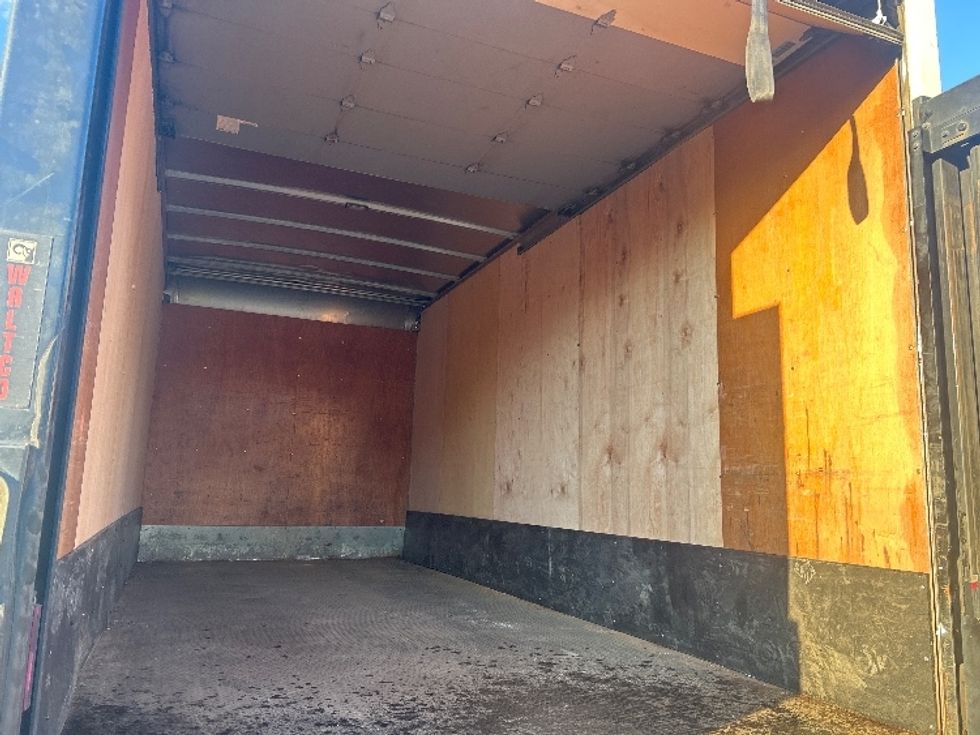 Medium Duty Box Truck-Light and Medium Duty Trucks-Freightliner-2019-M2-Charlotte-NC-318,926\n\t\tmiles-$ 21,000 - Image 12