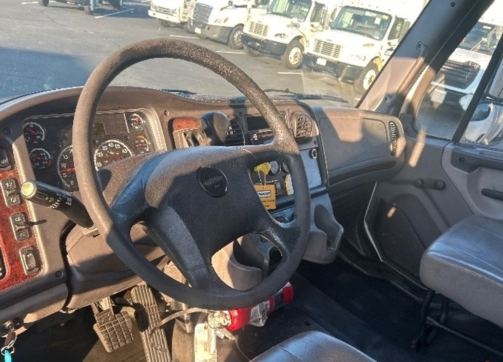 Medium Duty Box Truck-Light and Medium Duty Trucks-Freightliner-2019-M2-Charlotte-NC-318,926\n\t\tmiles-$ 21,000 - Image 17