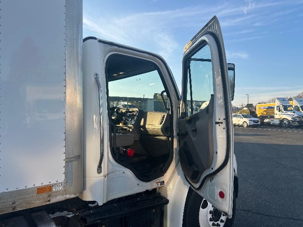 Medium Duty Box Truck-Light and Medium Duty Trucks-Freightliner-2019-M2-Charlotte-NC-318,926\n\t\tmiles-$ 21,000 - Image 20