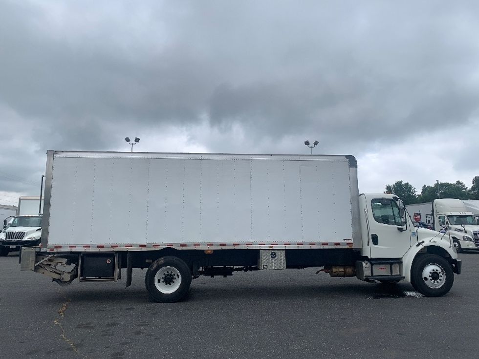 Medium Duty Box Truck-Light and Medium Duty Trucks-Freightliner-2019-M2-Charlotte-NC-328,368\n\t\tmiles-$ 22,000 - Image 15
