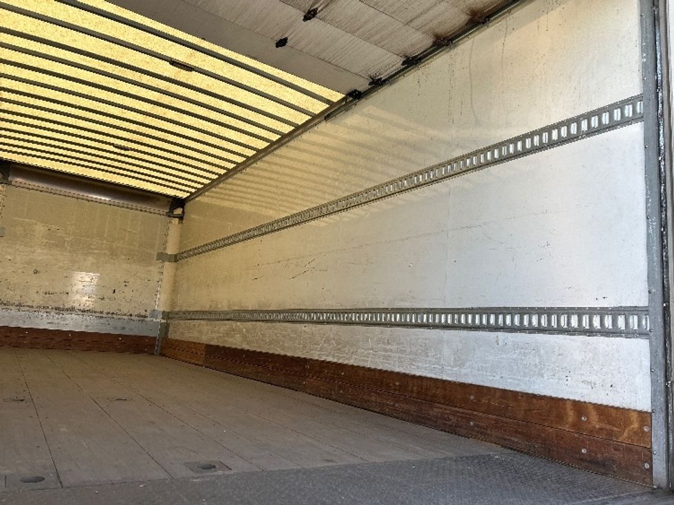 Medium Duty Box Truck-Light and Medium Duty Trucks-Freightliner-2019-M2-Charlottesville-VA-195,392\n\t\tmiles-$ 51,000 - Image 12