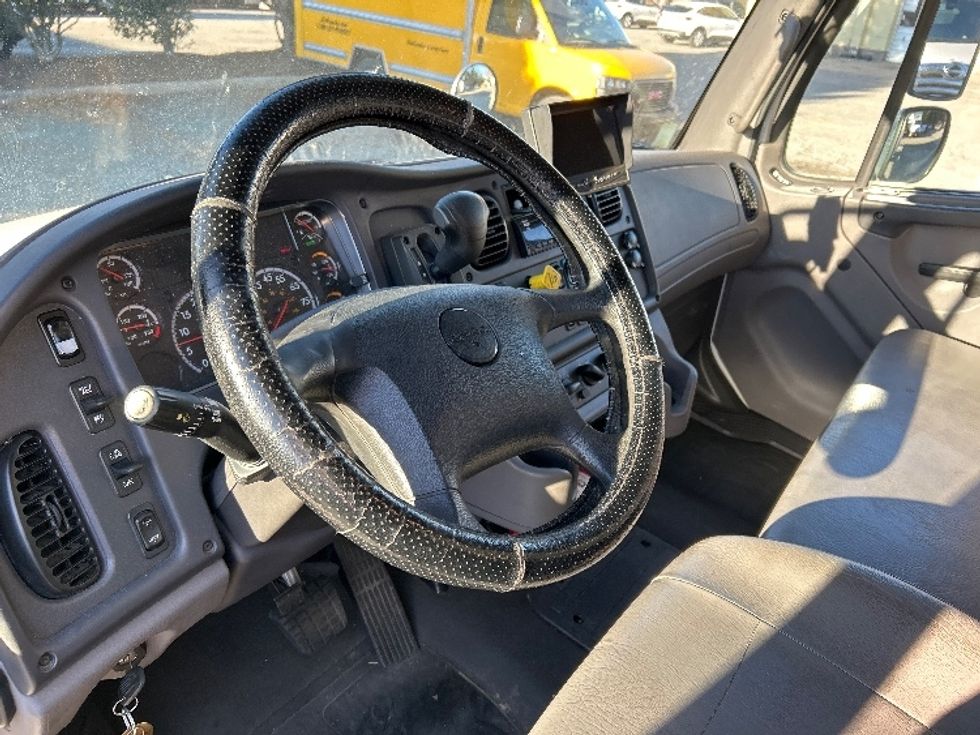 Medium Duty Box Truck-Light and Medium Duty Trucks-Freightliner-2019-M2-Charlottesville-VA-195,392\n\t\tmiles-$ 51,000 - Image 17
