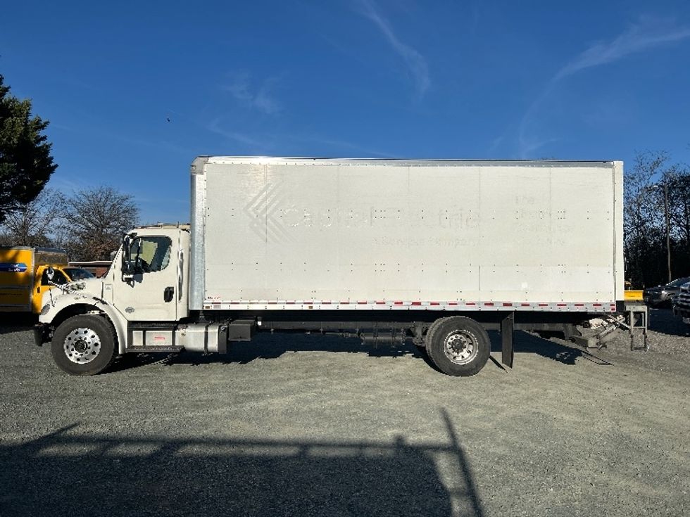 Medium Duty Box Truck-Light and Medium Duty Trucks-Freightliner-2019-M2-Charlottesville-VA-195,392\n\t\tmiles-$ 51,000 - Image 4