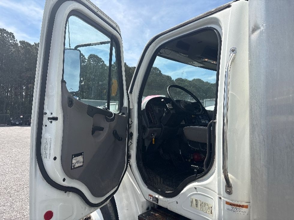 Medium Duty Box Truck-Light and Medium Duty Trucks-Freightliner-2019-M2-Chesapeake-VA-229,265\n\t\tmiles-$ 45,500 - Image 15