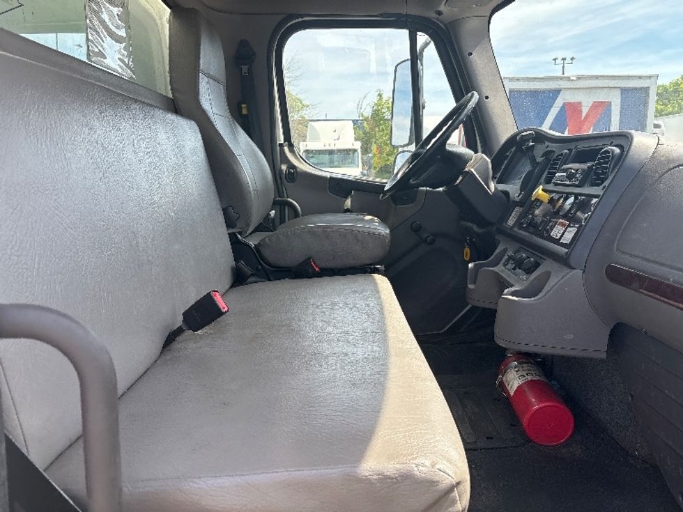 Medium Duty Box Truck-Light and Medium Duty Trucks-Freightliner-2019-M2-Chesapeake-VA-229,265\n\t\tmiles-$ 45,500 - Image 17