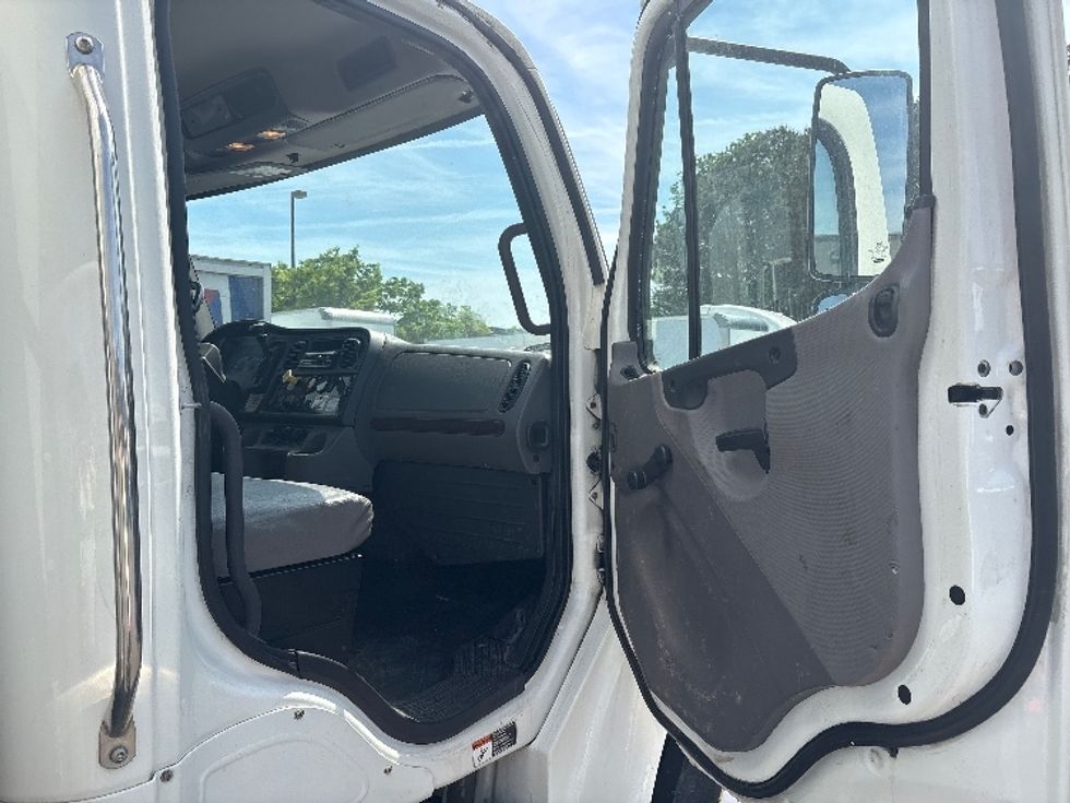 Medium Duty Box Truck-Light and Medium Duty Trucks-Freightliner-2019-M2-Chesapeake-VA-229,265\n\t\tmiles-$ 45,500 - Image 18