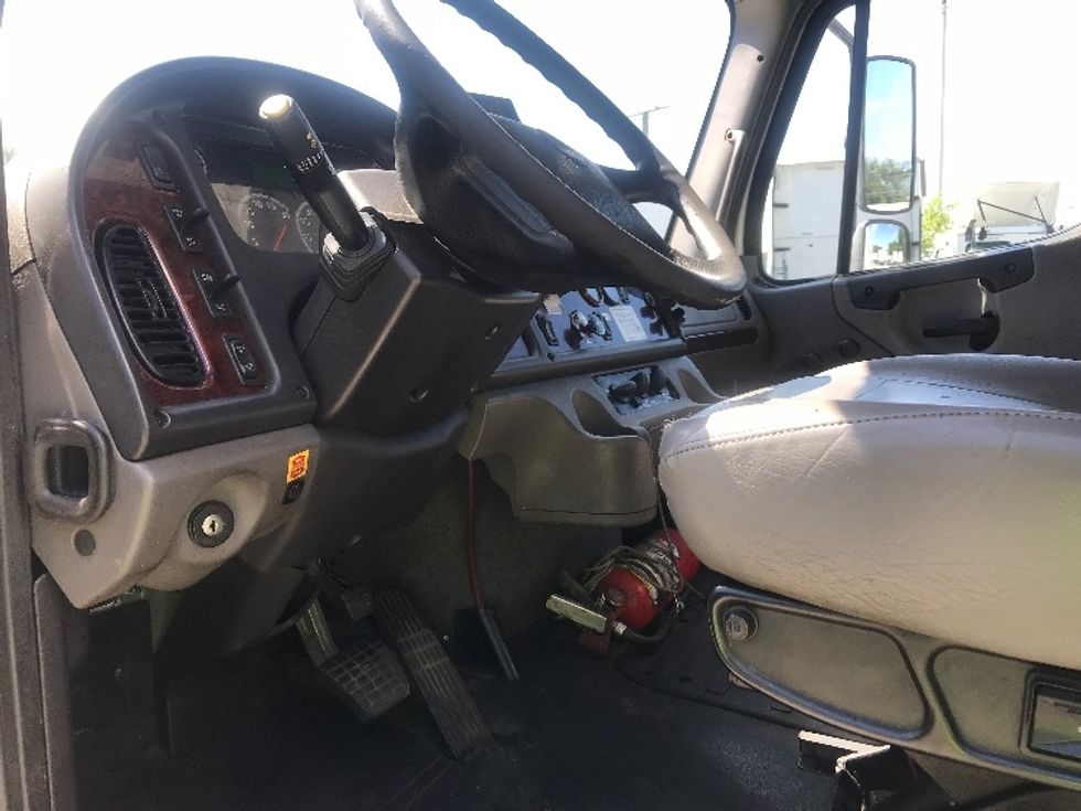 Medium Duty Box Truck-Light and Medium Duty Trucks-Freightliner-2019-M2-Chesapeake-VA-232,620\n\t\tmiles-$ 45,000 - Image 17