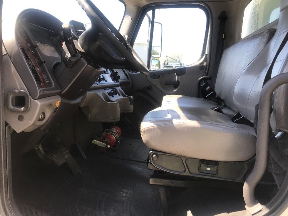 Medium Duty Box Truck-Light and Medium Duty Trucks-Freightliner-2019-M2-Chesapeake-VA-232,620\n\t\tmiles-$ 45,000 - Image 19