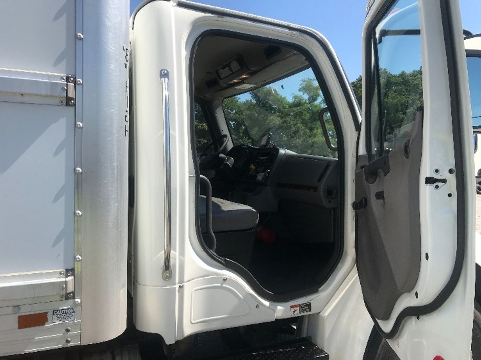 Medium Duty Box Truck-Light and Medium Duty Trucks-Freightliner-2019-M2-Chesapeake-VA-232,620\n\t\tmiles-$ 45,000 - Image 20