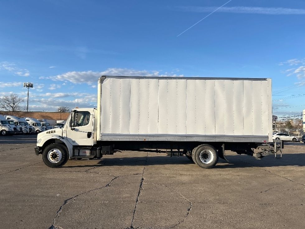 Medium Duty Box Truck-Light and Medium Duty Trucks-Freightliner-2019-M2-Chicago (Melrose Park)-IL-186,680\n\t\tmiles-$ 48,250 - Image 4