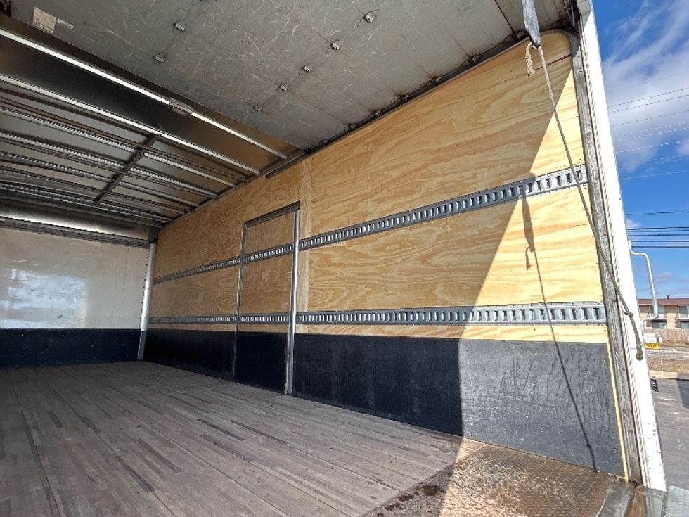 Medium Duty Box Truck-Light and Medium Duty Trucks-Freightliner-2019-M2-Chicago (Melrose Park)-IL-186,680\n\t\tmiles-$ 48,250 - Image 12