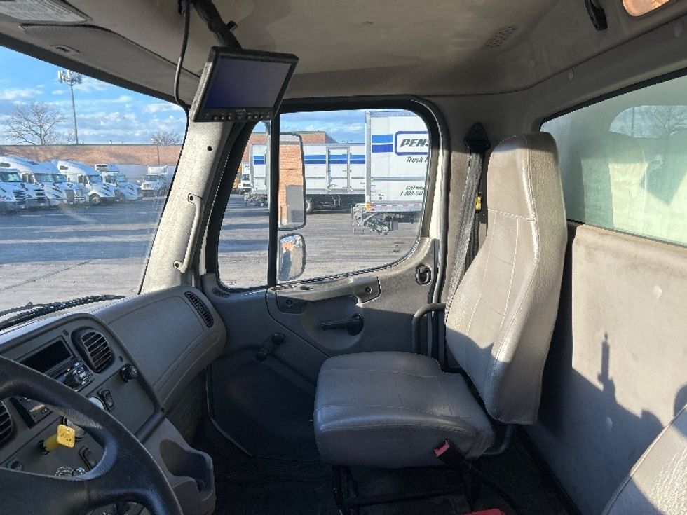 Medium Duty Box Truck-Light and Medium Duty Trucks-Freightliner-2019-M2-Chicago (Melrose Park)-IL-186,680\n\t\tmiles-$ 48,250 - Image 18