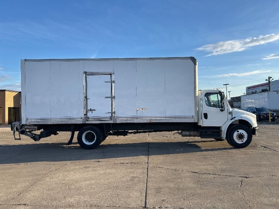 Medium Duty Box Truck-Light and Medium Duty Trucks-Freightliner-2019-M2-Chicago (Melrose Park)-IL-186,680\n\t\tmiles-$ 48,250 - Image 15