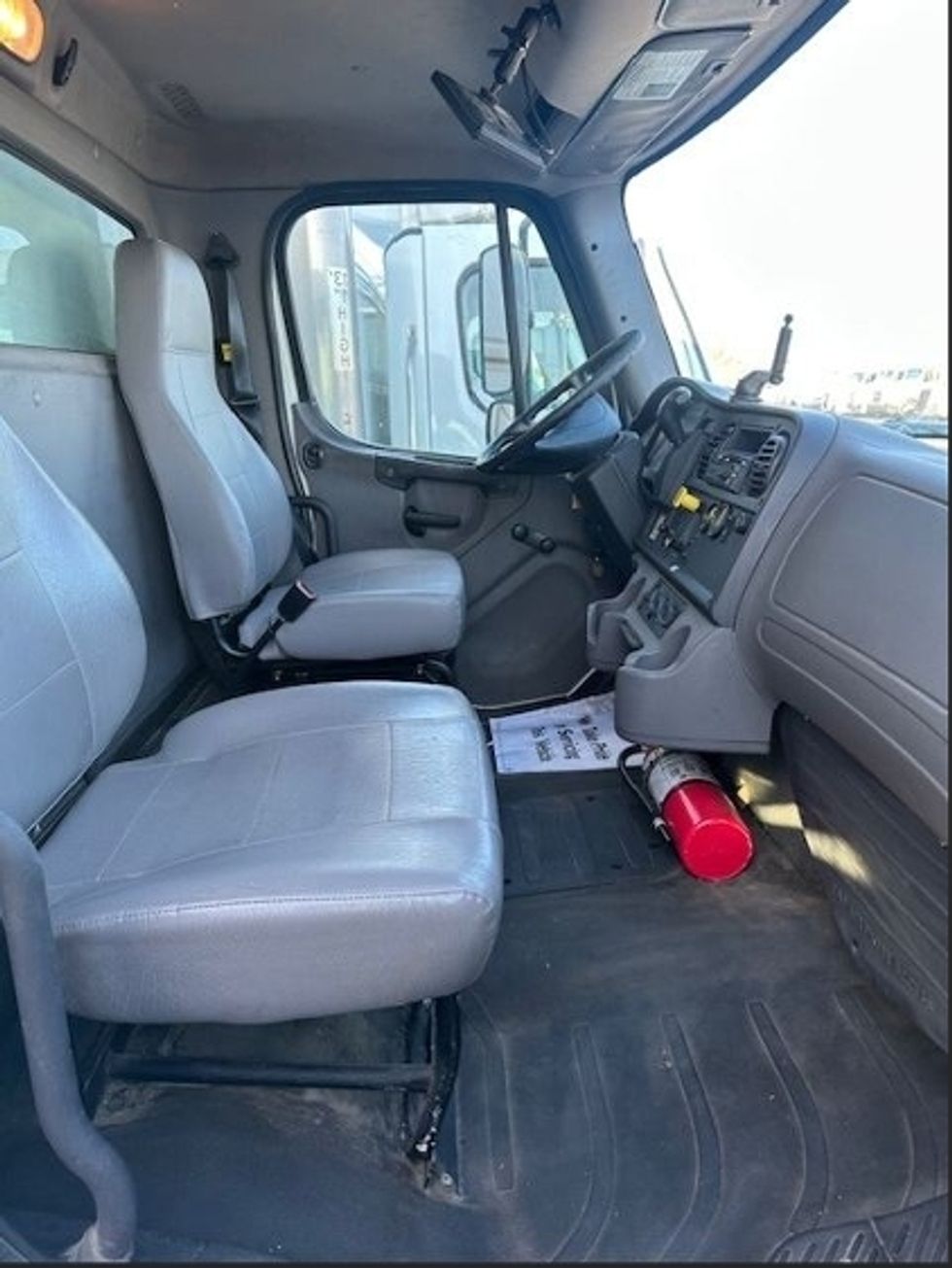 Medium Duty Box Truck-Light and Medium Duty Trucks-Freightliner-2019-M2-Chicago (Melrose Park)-IL-186,680\n\t\tmiles-$ 48,250 - Image 20