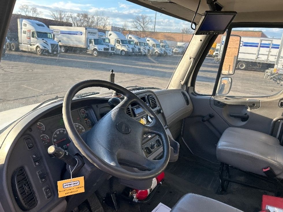 Medium Duty Box Truck-Light and Medium Duty Trucks-Freightliner-2019-M2-Chicago (Melrose Park)-IL-186,680\n\t\tmiles-$ 48,250 - Image 16