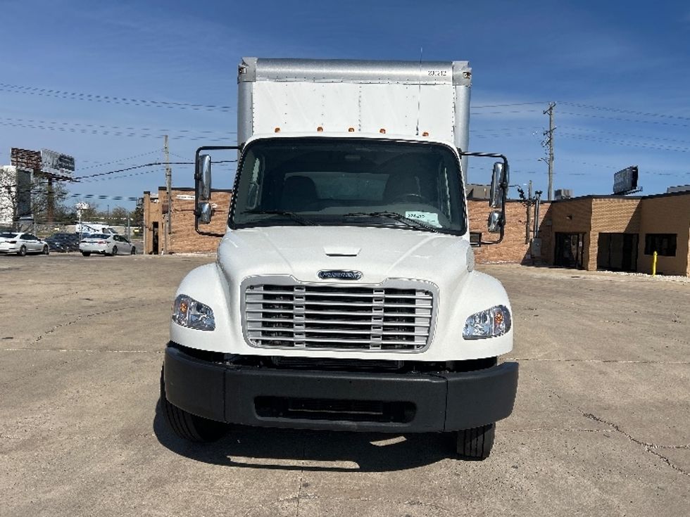 Medium Duty Box Truck-Light and Medium Duty Trucks-Freightliner-2019-M2-Chicago (Melrose Park)-IL-233,039\n\t\tmiles-$ 34,500 - Image 2