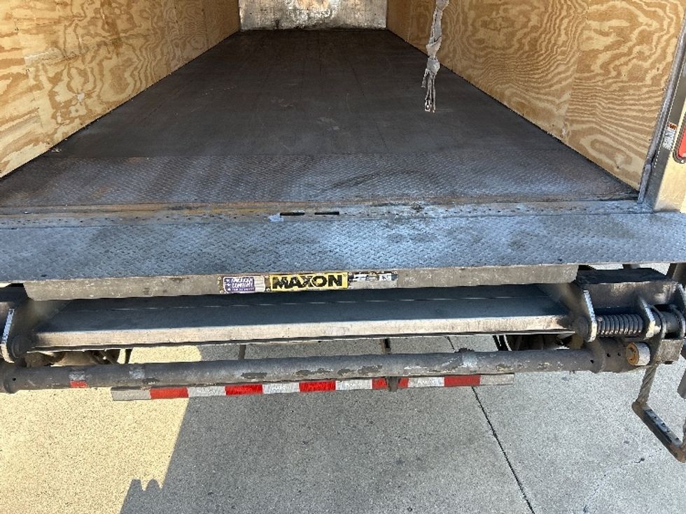 Medium Duty Box Truck-Light and Medium Duty Trucks-Freightliner-2019-M2-Chicago (Melrose Park)-IL-233,039\n\t\tmiles-$ 34,500 - Image 10