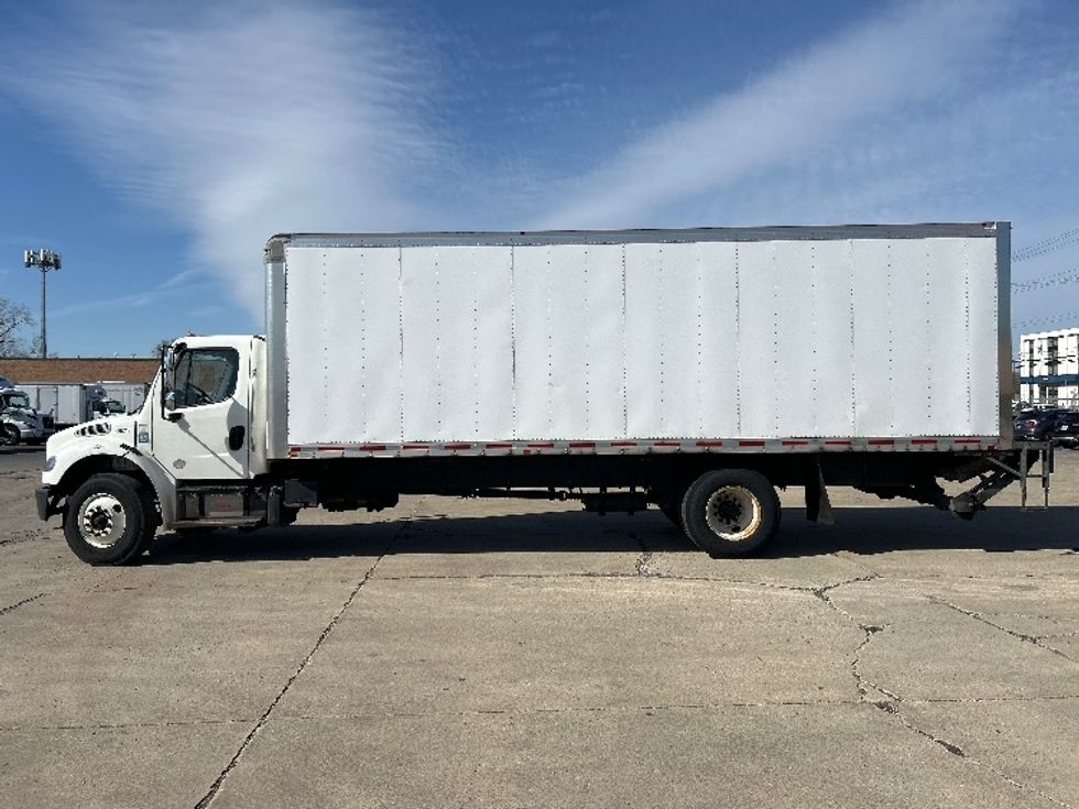 Medium Duty Box Truck-Light and Medium Duty Trucks-Freightliner-2019-M2-Chicago (Melrose Park)-IL-233,039\n\t\tmiles-$ 34,500 - Image 4