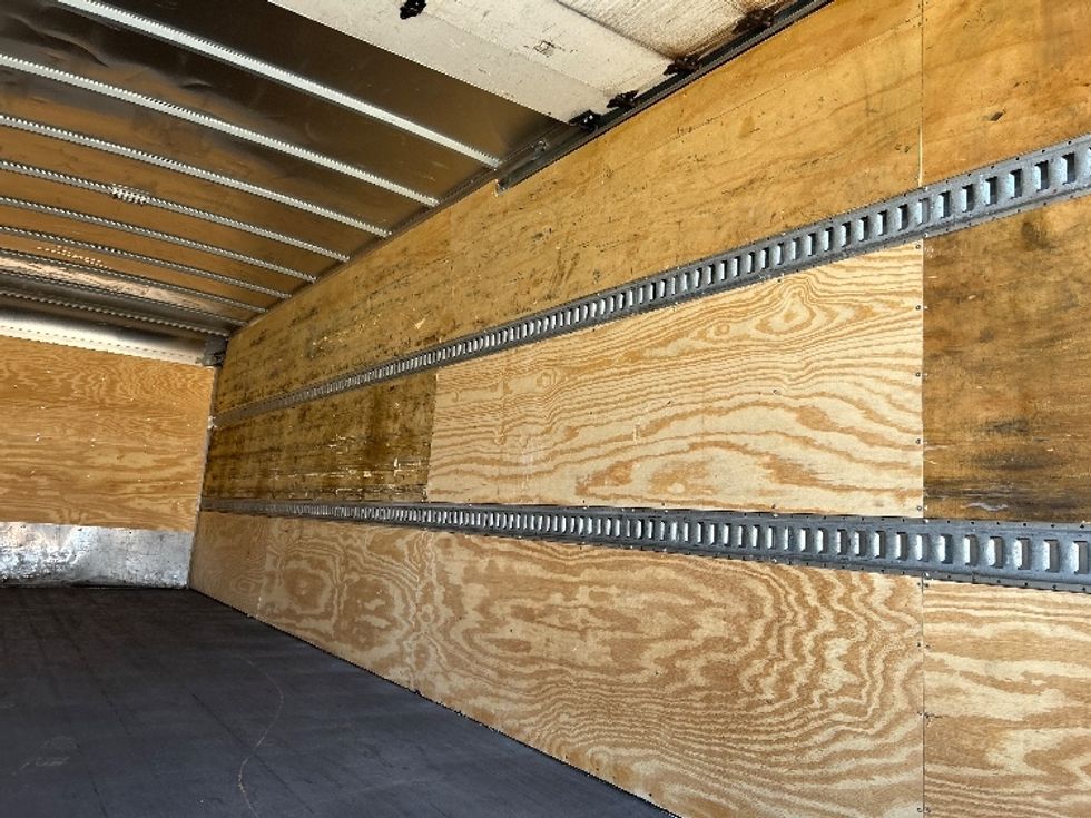 Medium Duty Box Truck-Light and Medium Duty Trucks-Freightliner-2019-M2-Chicago (Melrose Park)-IL-233,039\n\t\tmiles-$ 34,500 - Image 12
