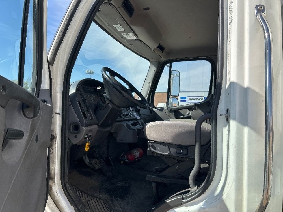 Medium Duty Box Truck-Light and Medium Duty Trucks-Freightliner-2019-M2-Chicago (Melrose Park)-IL-233,039\n\t\tmiles-$ 34,500 - Image 16
