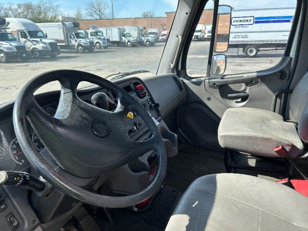 Medium Duty Box Truck-Light and Medium Duty Trucks-Freightliner-2019-M2-Chicago (Melrose Park)-IL-233,039\n\t\tmiles-$ 34,500 - Image 17