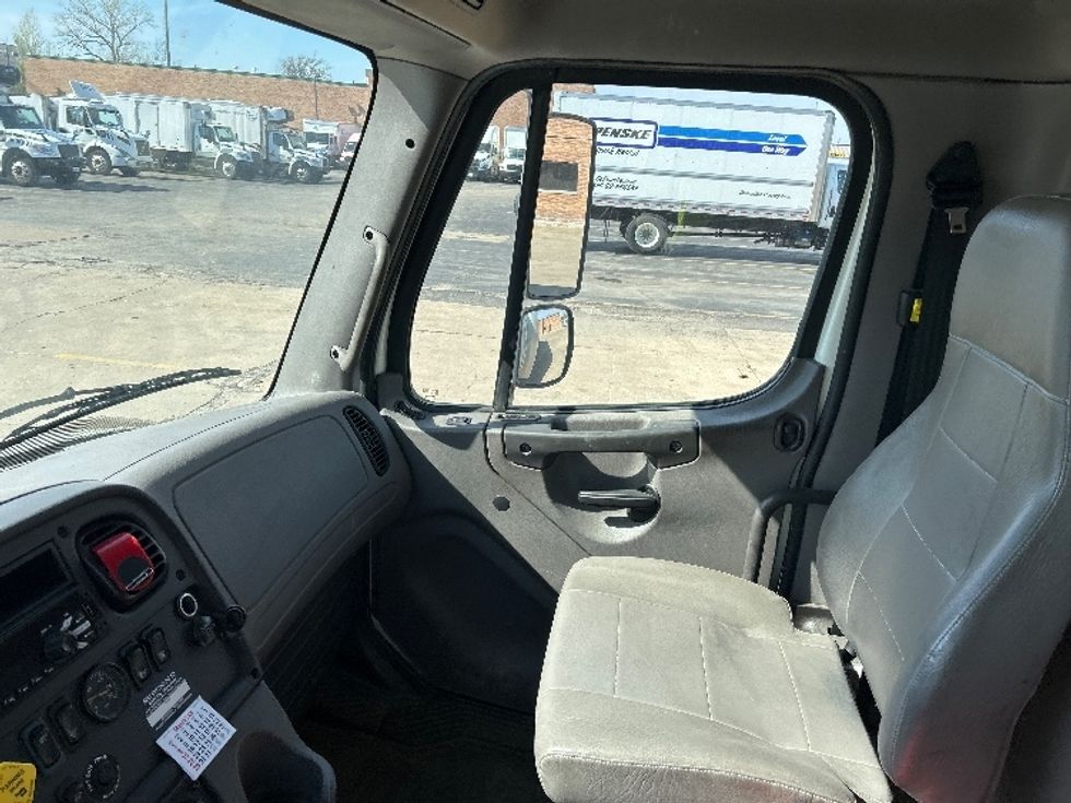 Medium Duty Box Truck-Light and Medium Duty Trucks-Freightliner-2019-M2-Chicago (Melrose Park)-IL-233,039\n\t\tmiles-$ 34,500 - Image 19