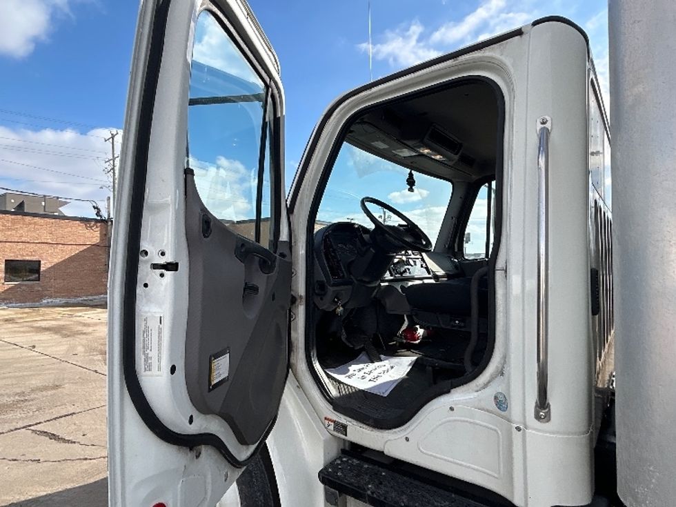 Medium Duty Box Truck-Light and Medium Duty Trucks-Freightliner-2019-M2-Chicago (Melrose Park)-IL-77,945\n\t\tmiles-$ 50,750 - Image 16