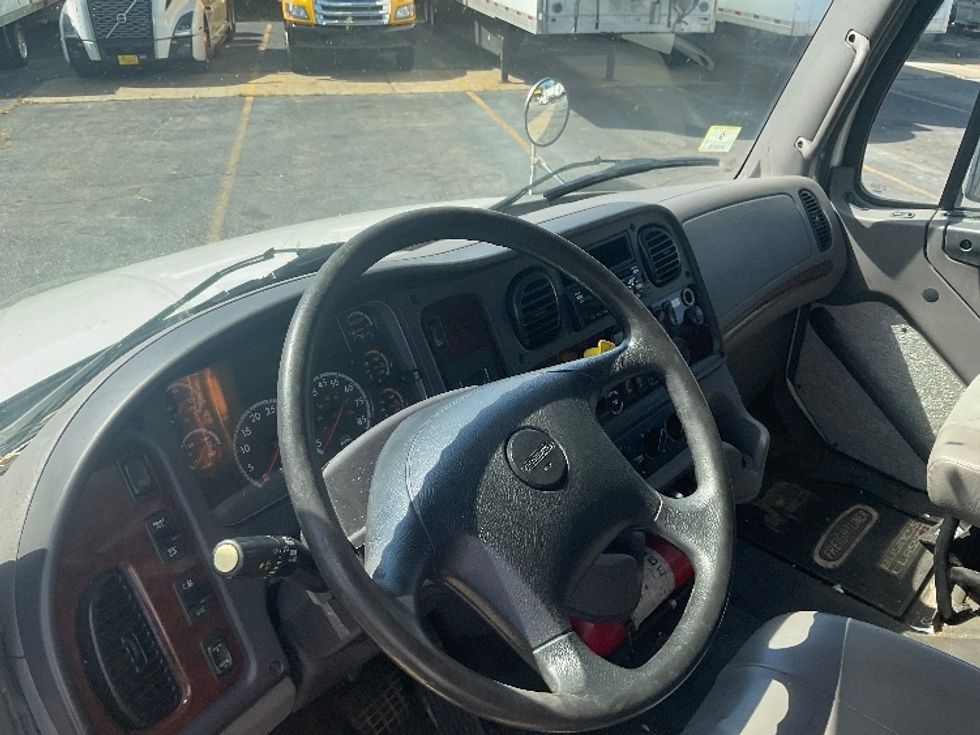 Medium Duty Box Truck-Light and Medium Duty Trucks-Freightliner-2019-M2-Chicopee-MA-210,300\n\t\tmiles-$ 56,750 - Image 17