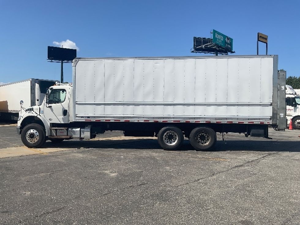 Medium Duty Box Truck-Light and Medium Duty Trucks-Freightliner-2019-M2-Chicopee-MA-210,300\n\t\tmiles-$ 56,750 - Image 4