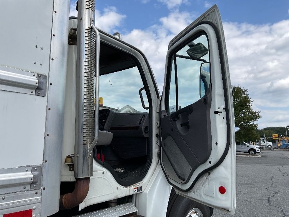 Medium Duty Box Truck-Light and Medium Duty Trucks-Freightliner-2019-M2-Chicopee-MA-222,900\n\t\tmiles-$ 55,000 - Image 20