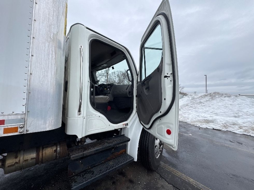 Medium Duty Box Truck-Light and Medium Duty Trucks-Freightliner-2019-M2-Chicopee-MA-258,738\n\t\tmiles-$ 33,750 - Image 20