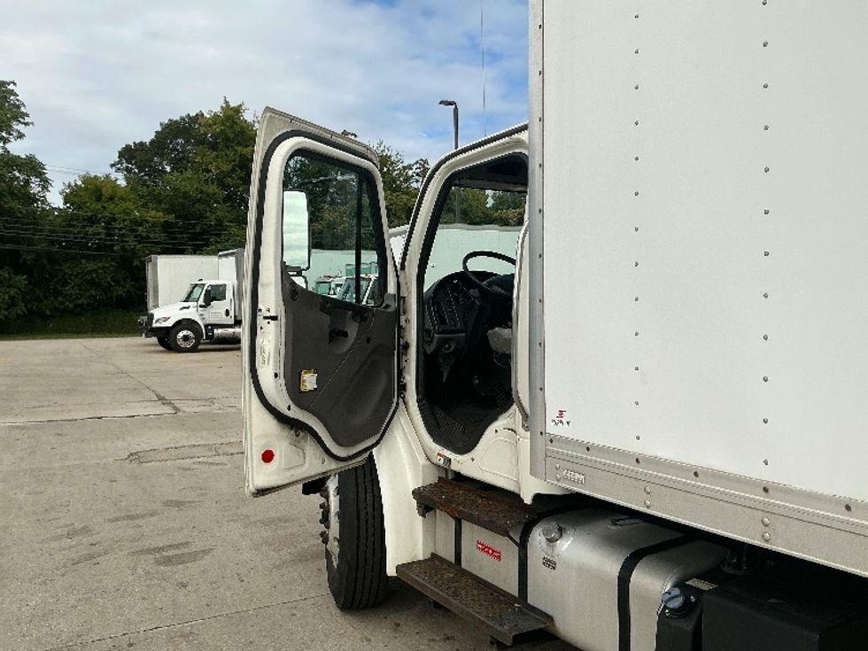 Medium Duty Box Truck-Light and Medium Duty Trucks-Freightliner-2019-M2-Chicopee-MA-292,810\n\t\tmiles-$ 29,250 - Image 16