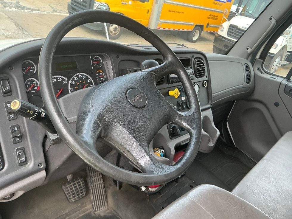 Medium Duty Box Truck-Light and Medium Duty Trucks-Freightliner-2019-M2-Chicopee-MA-292,810\n\t\tmiles-$ 29,250 - Image 17