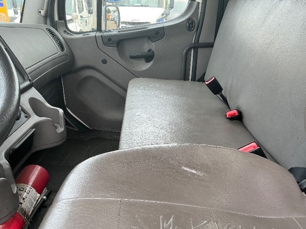 Medium Duty Box Truck-Light and Medium Duty Trucks-Freightliner-2019-M2-Chicopee-MA-292,810\n\t\tmiles-$ 29,250 - Image 19