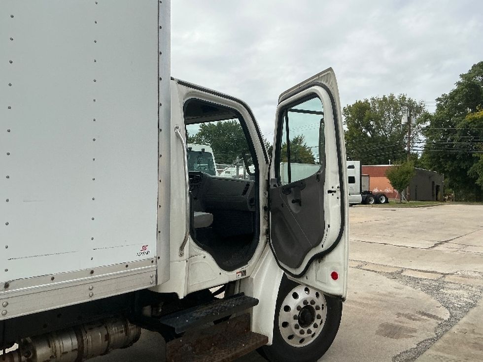 Medium Duty Box Truck-Light and Medium Duty Trucks-Freightliner-2019-M2-Chicopee-MA-292,810\n\t\tmiles-$ 29,250 - Image 20