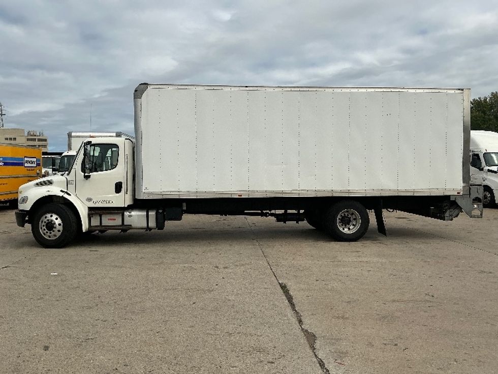 Medium Duty Box Truck-Light and Medium Duty Trucks-Freightliner-2019-M2-Chicopee-MA-292,810\n\t\tmiles-$ 29,250 - Image 4